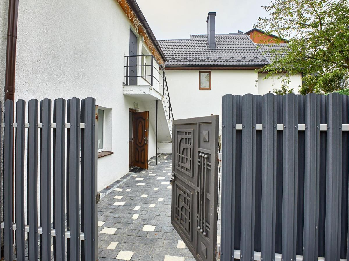 Private Apartments Truskavets Exteriör bild